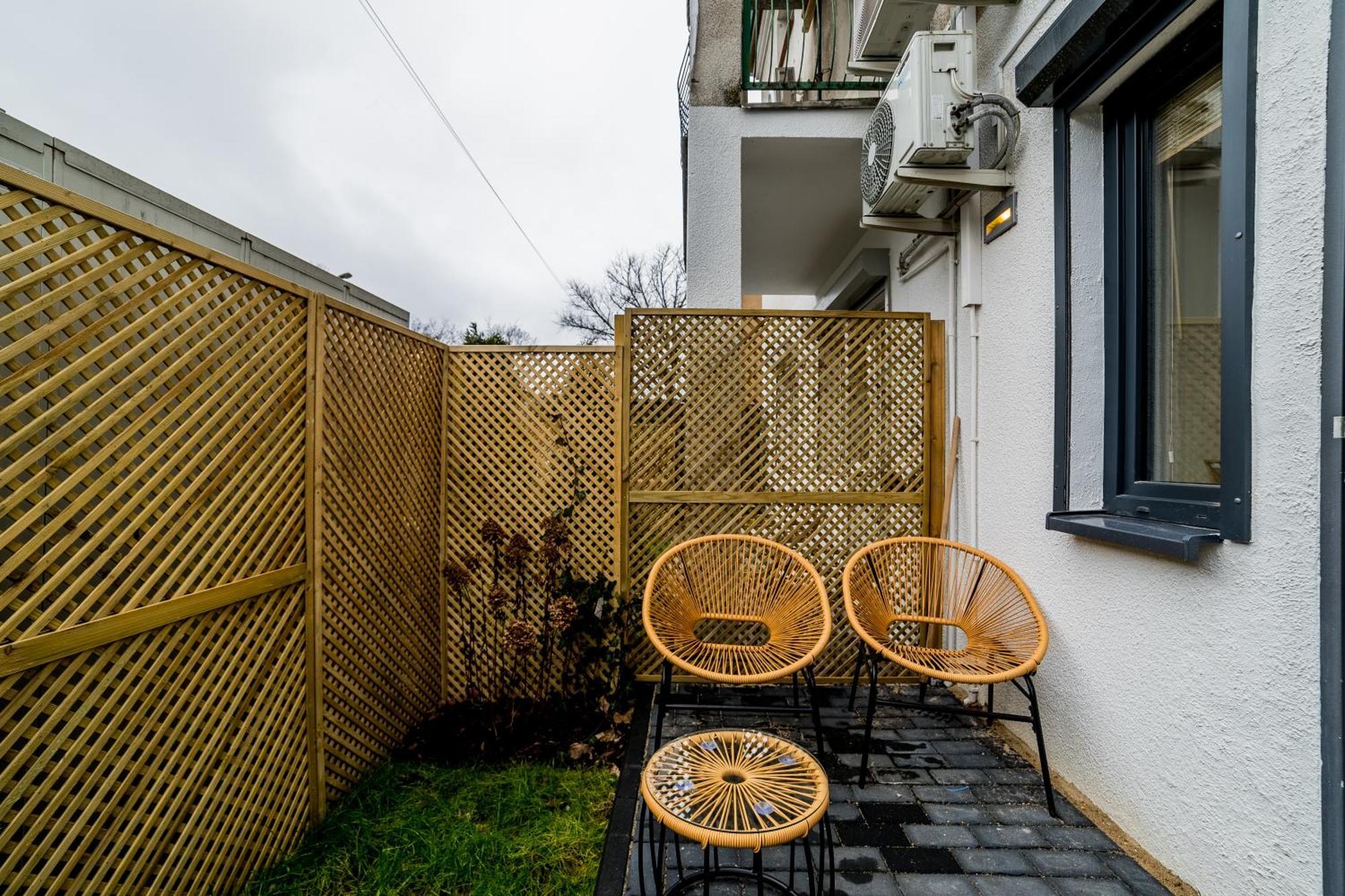 Grunwald Raszynska Studios Poznań Exterior foto